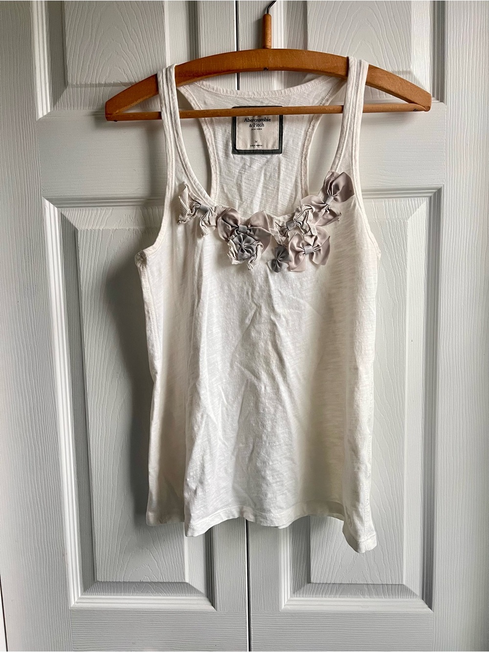 Y2K Abercrombie & Fitch White Bow Appliqué Tank Top